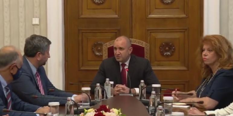 Радев: Расте залогът за третия мандат